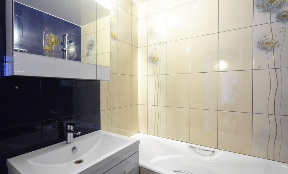 Чугунная ванна Roca Malibu 2309G000R 170х75 см + смеситель для ванны с душем