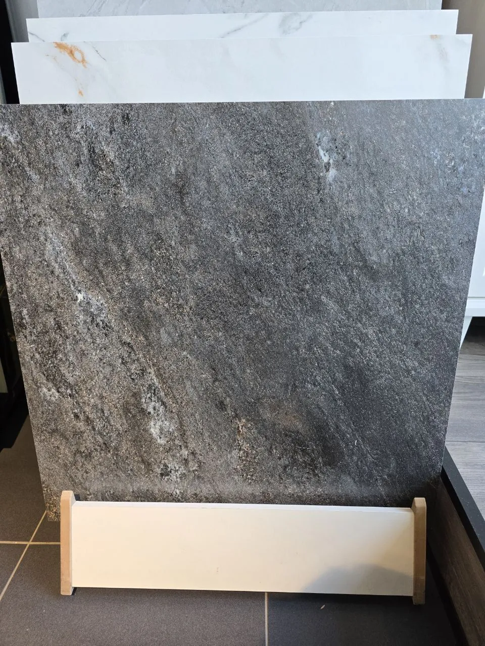 картинка Керамогранит CULTO КВАРЦСТОУН АНТРАЦИТ (QUARTZSTONE ANTRACITE) 60*60 матовый, упаковка 1,44м2 от магазина CULTO