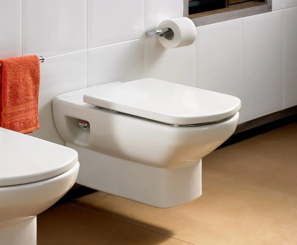 картинка Унитаз с инсталляцией подвесной Roca Dama Senso 893104090 с горизонтальным выпуском от магазина CULTO
